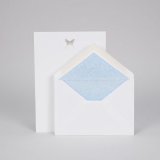 Feuilles A5 gravées d'un papillon bleu